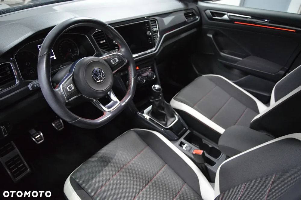 Volkswagen T-Roc - 13