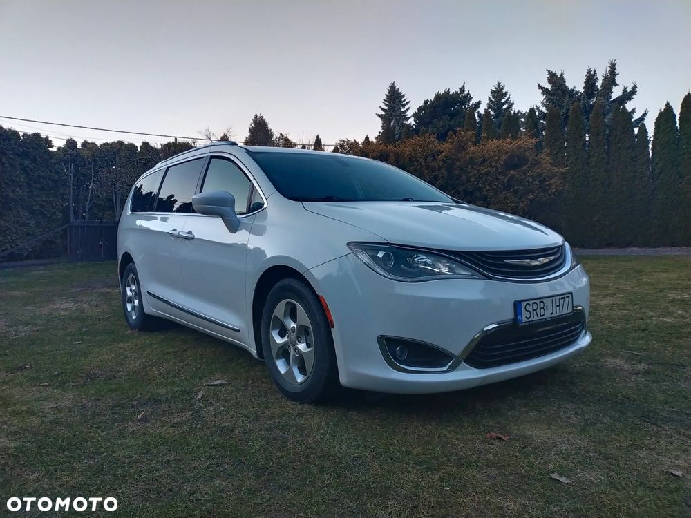 Chrysler Pacifica - 25