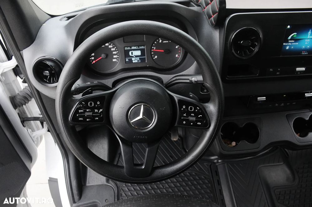Mercedes-Benz Sprinter - 11