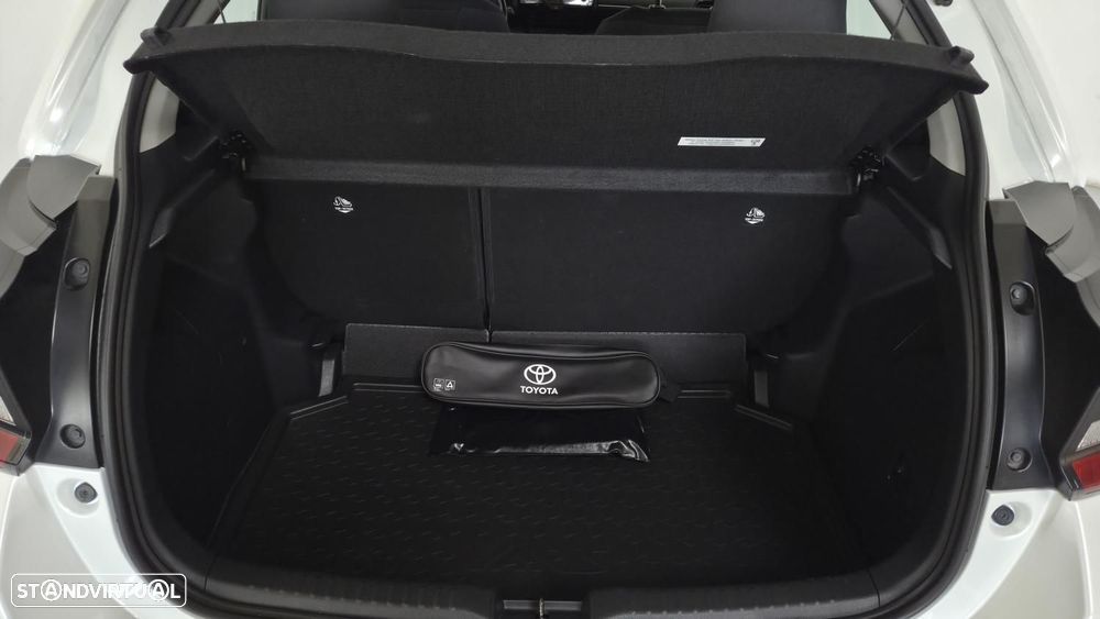 Toyota Yaris 1.5 HSD Comfort+P.Style - 17