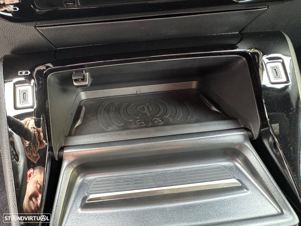 Peugeot e-2008 54 kWh GT - 20