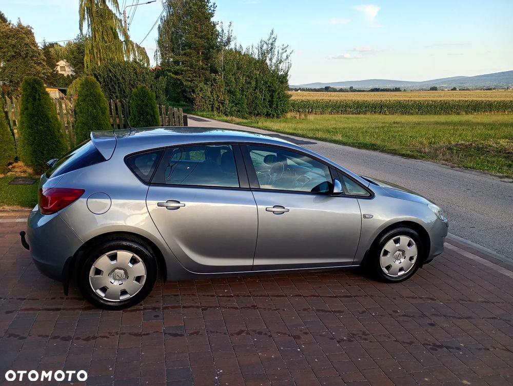 Opel Astra 1.6 Cosmo - 8