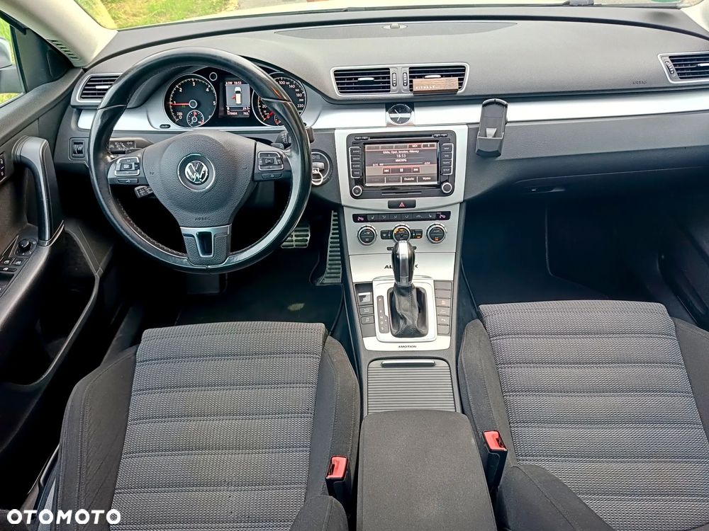 Volkswagen Passat 2.0 TDI 4Motion DSG BlueMotion Tech Highline - 17