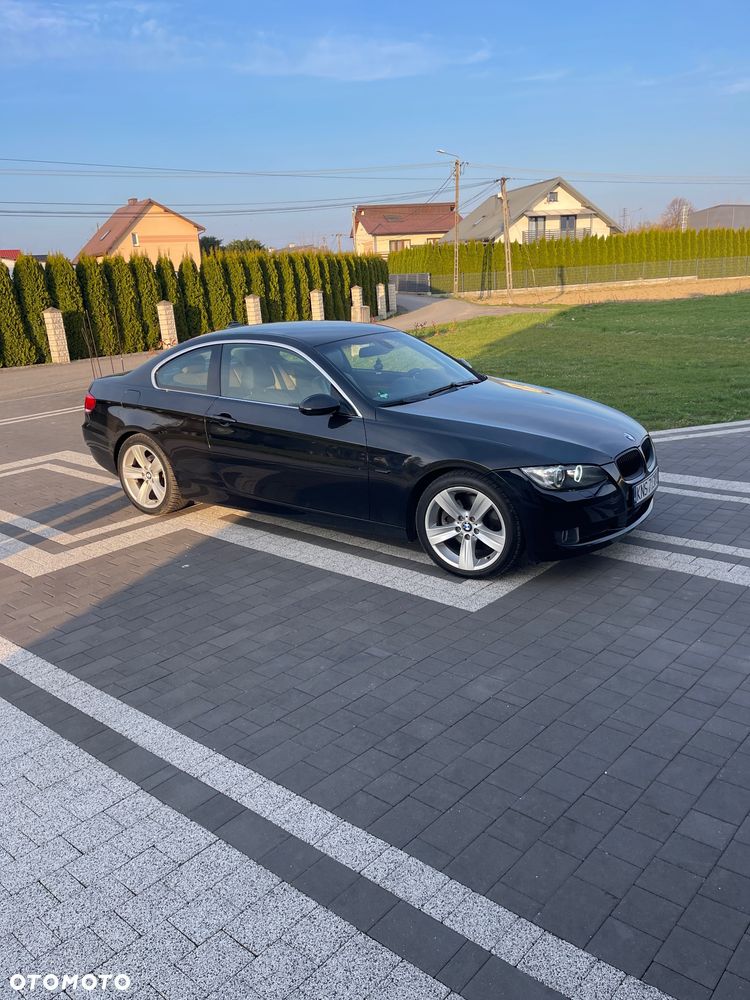 BMW Seria 3 325i M Sport Edition - 6