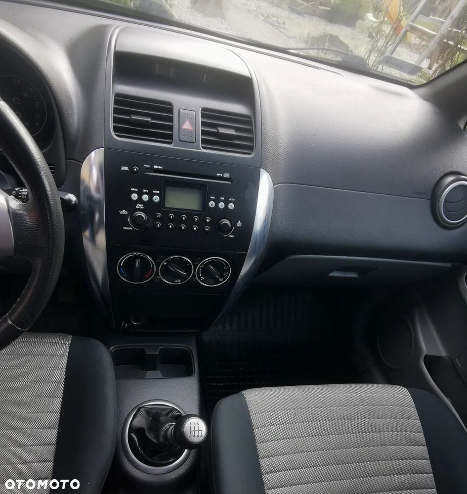 Suzuki SX4 - 4