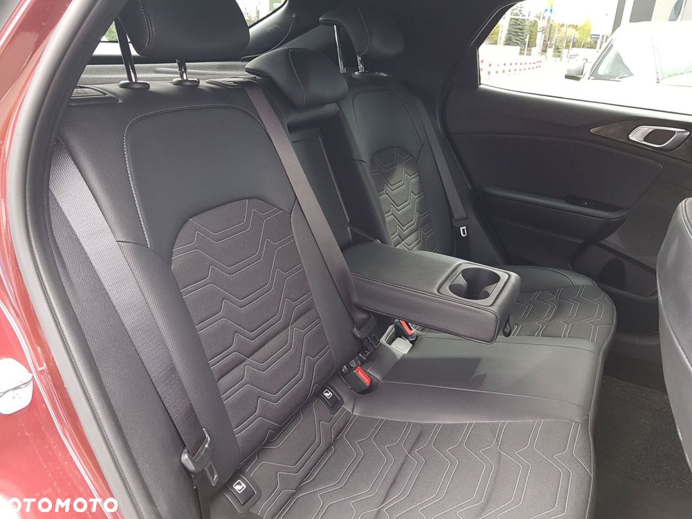 Kia XCeed 1.6 T-GDI Tribute DCT - 24