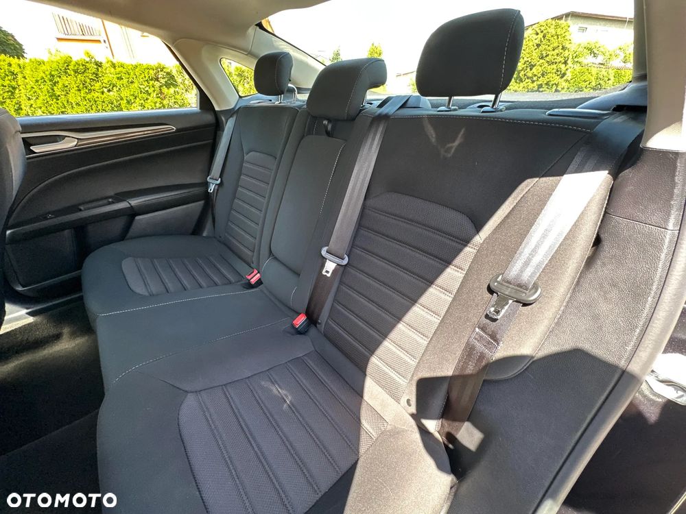 Ford Mondeo 2.0 Hybrid Titanium - 34