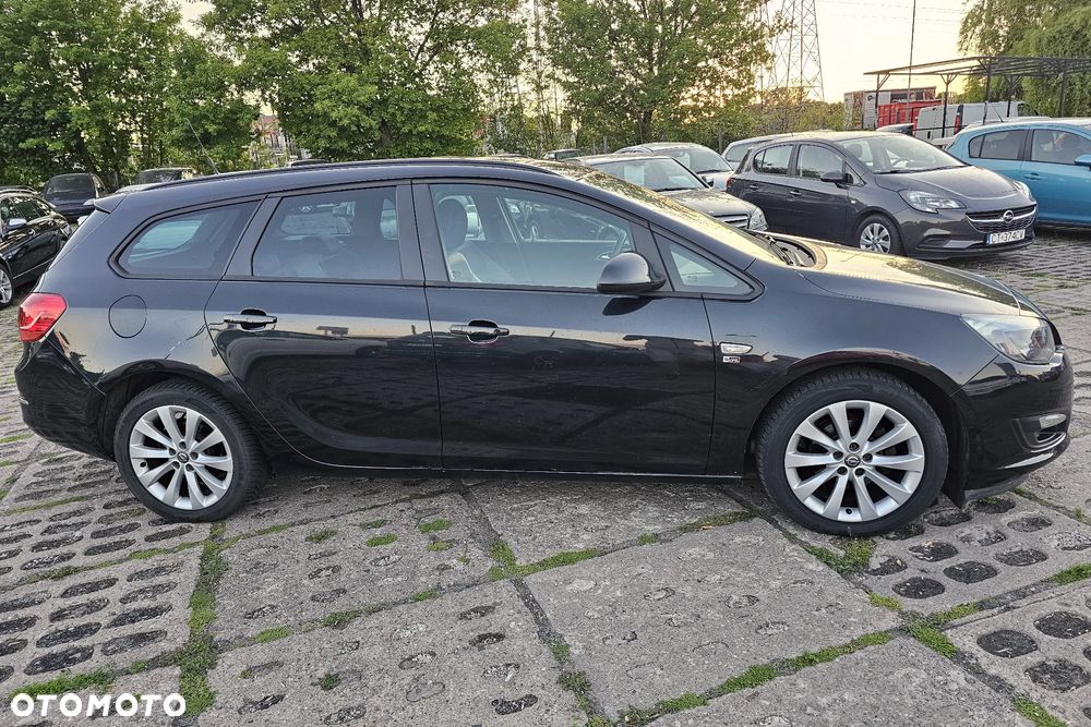 Opel Astra 1.4 Turbo 150 Jahre - 3