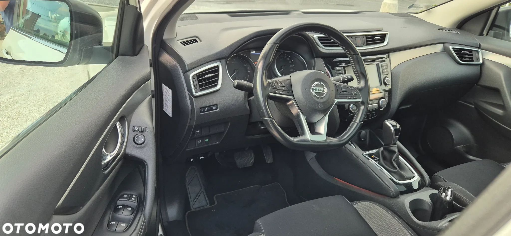 Nissan Qashqai 1.3 DIG-T N-Connecta DCT - 10