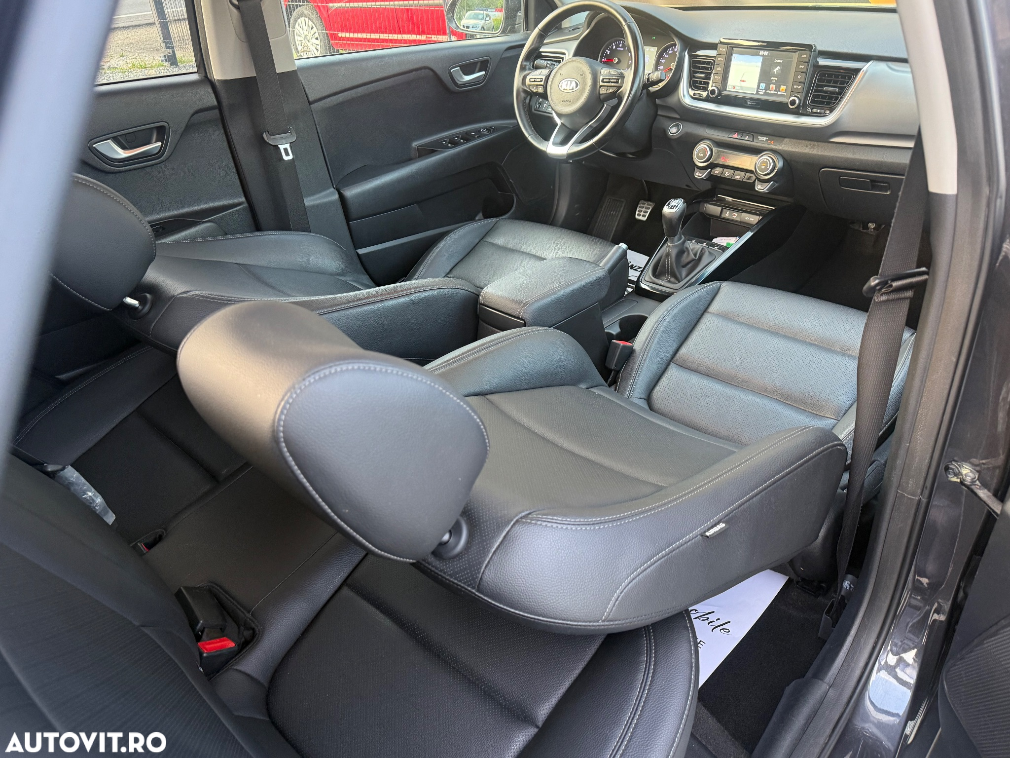 Kia Stonic 1.0 T-GDI 120 Platinum Edition - 8
