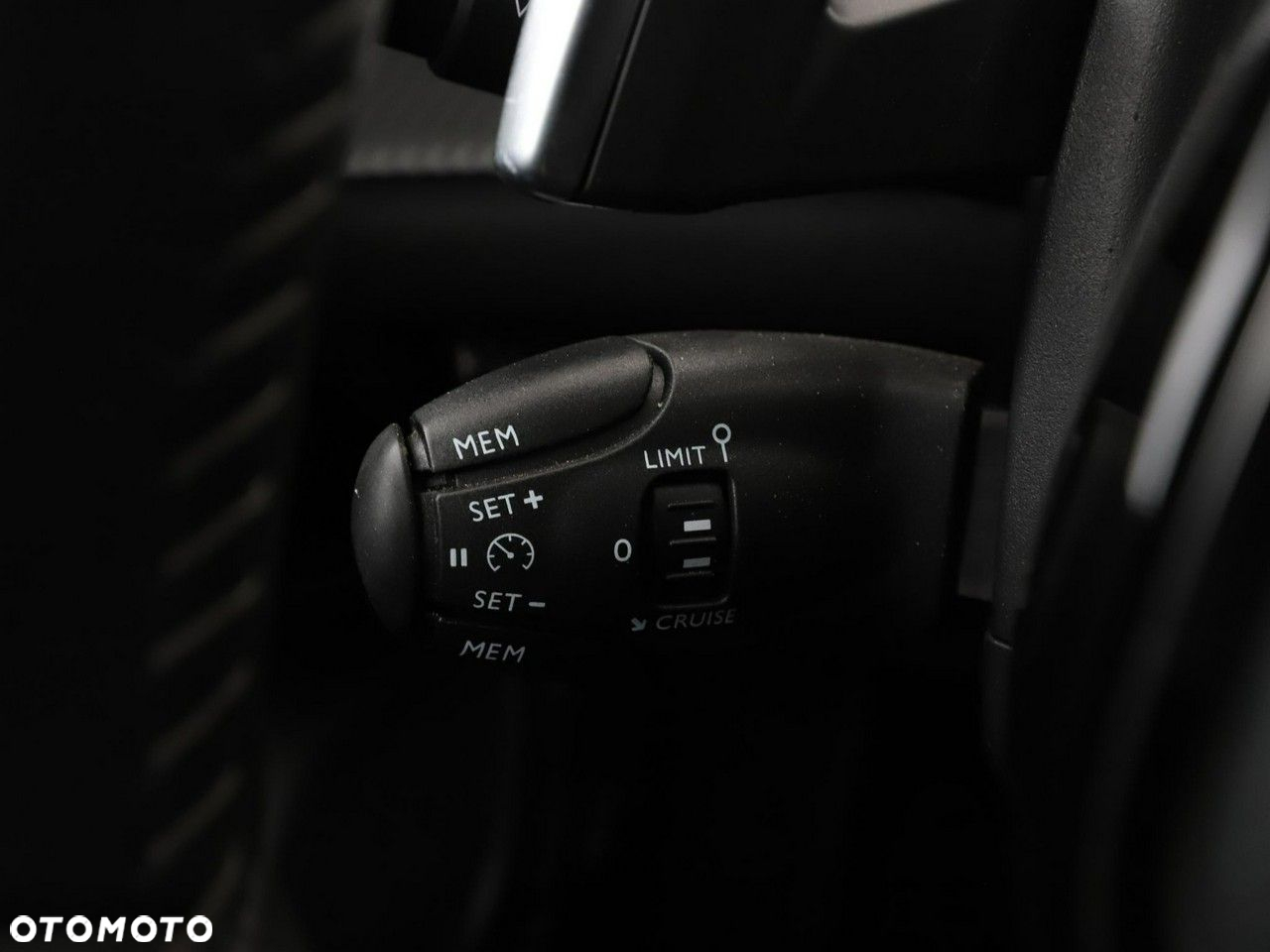 Peugeot 2008 PureTech 130 EAT8 Allure - 34