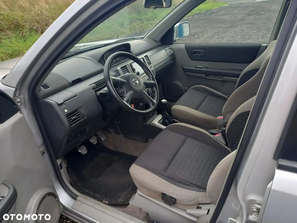 Nissan X-Trail 2.0 4x4 Comfort - 11