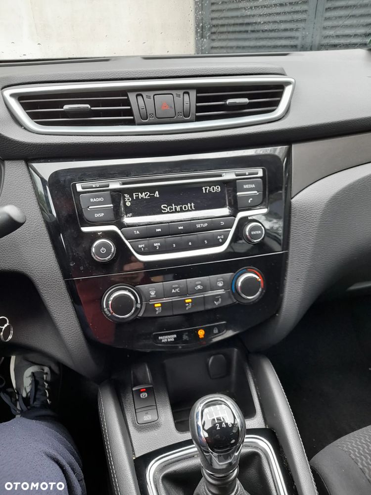 Nissan Qashqai 1.2 DIG-T Visia EU6 - 4