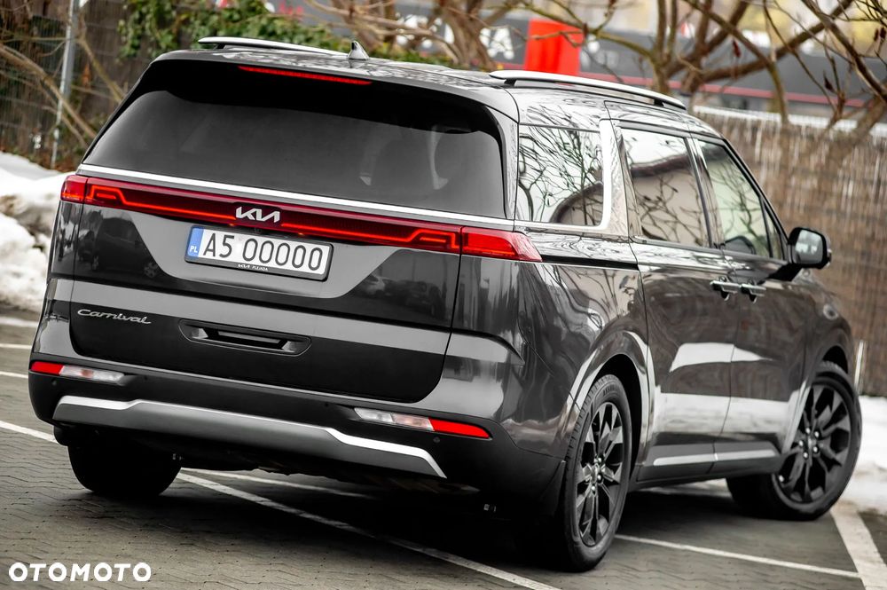 Kia Carnival - 15