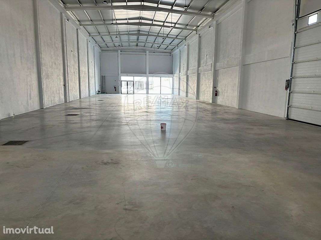 Armazém  para arrendamento - Grande imagem: 2/11