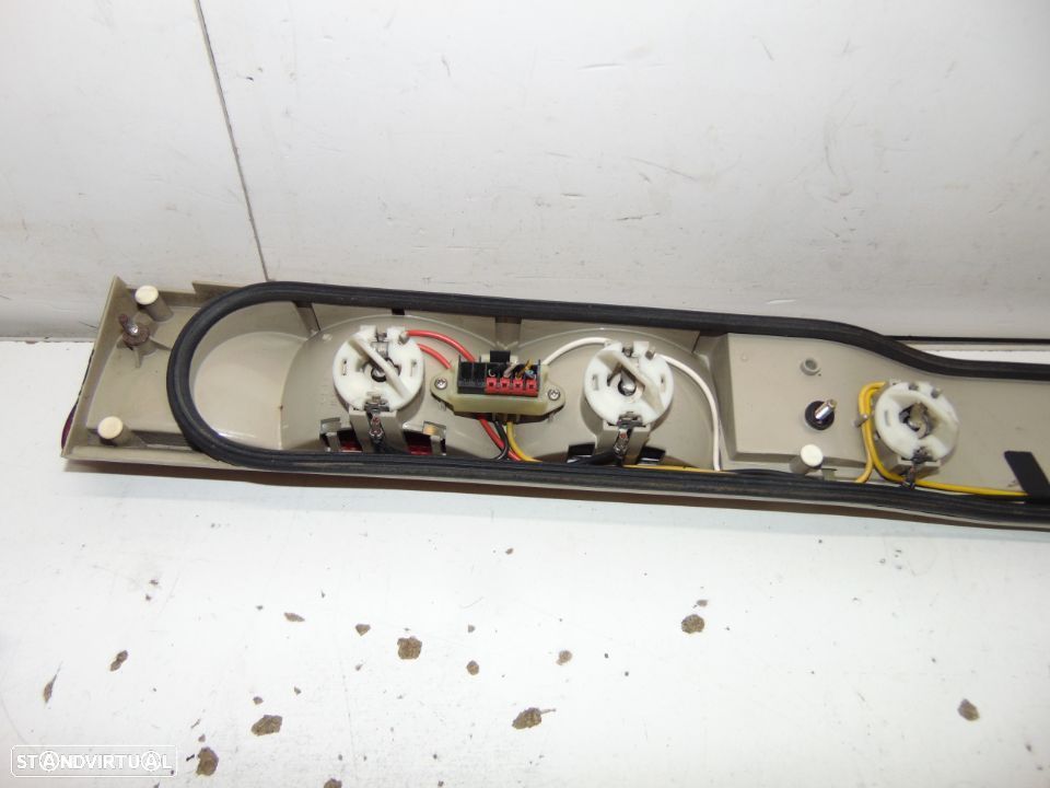 Alfa romeo 164 farolins traseiros/Placa central - 5