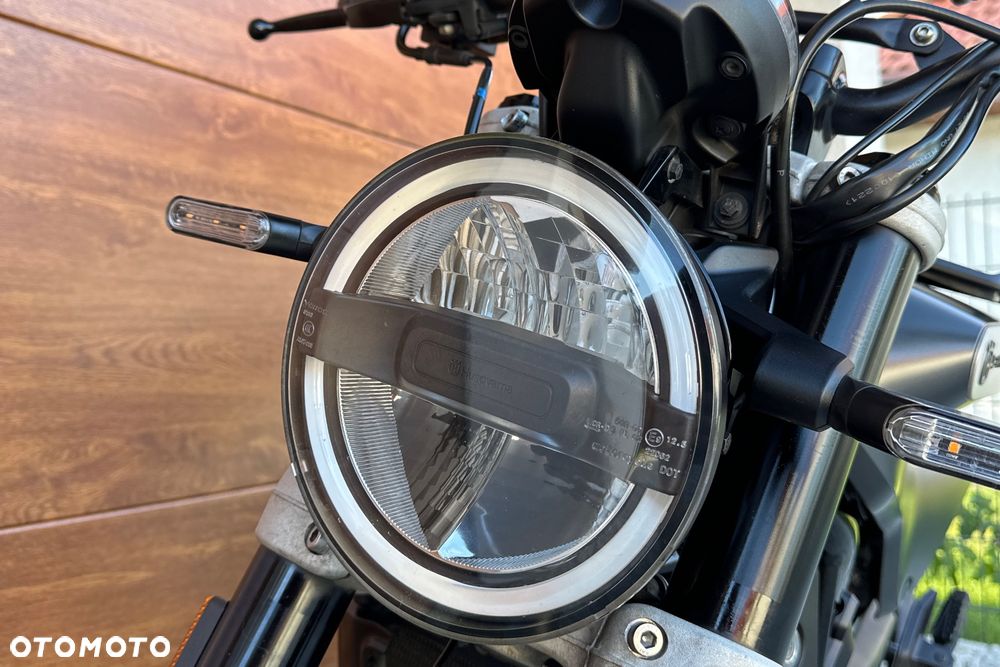 Husqvarna Svartpilen - 12