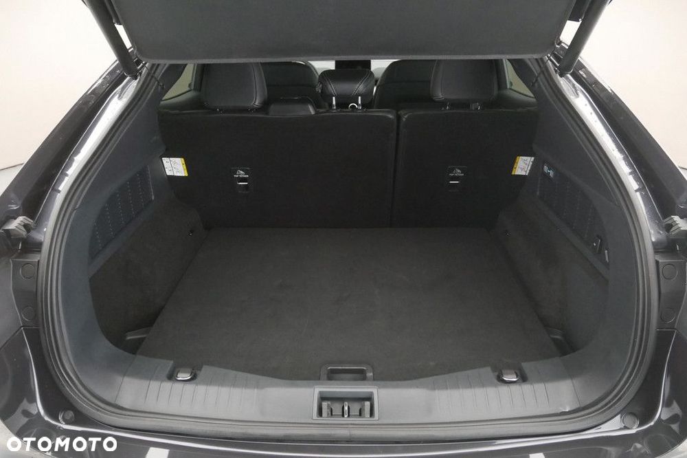 Ford Mustang Mach-E - 16