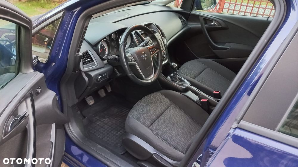 Opel Astra 1.6 CDTI Essentia - 10