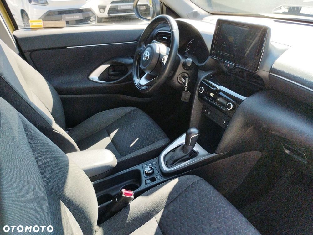 Toyota Yaris Cross Hybrid 1.5 Comfort 4x4 - 12