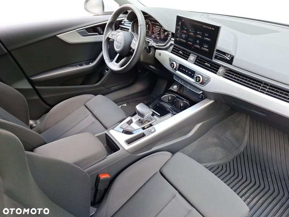 Audi A4 Limousine - 9