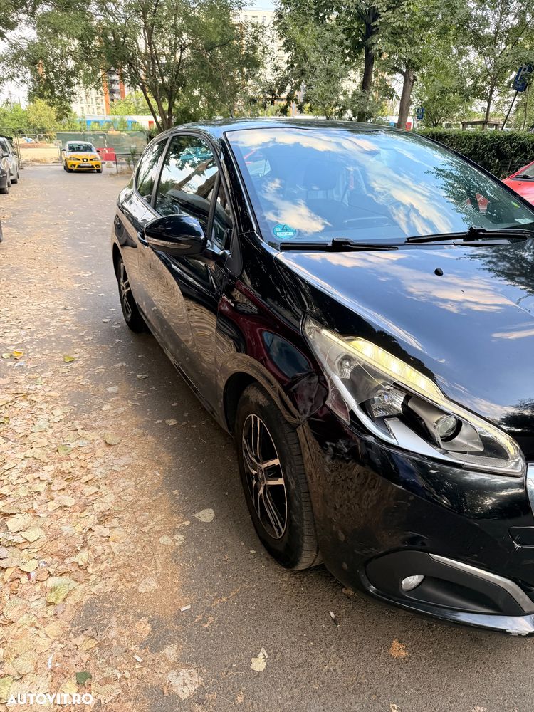 Peugeot 208 1.2 L PureTech Active - 9