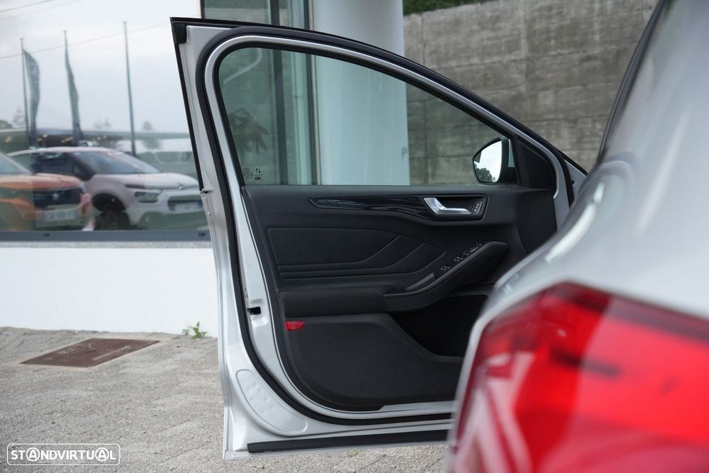 Ford Focus 1.0 EcoBoost MHEV ST-Line - 23