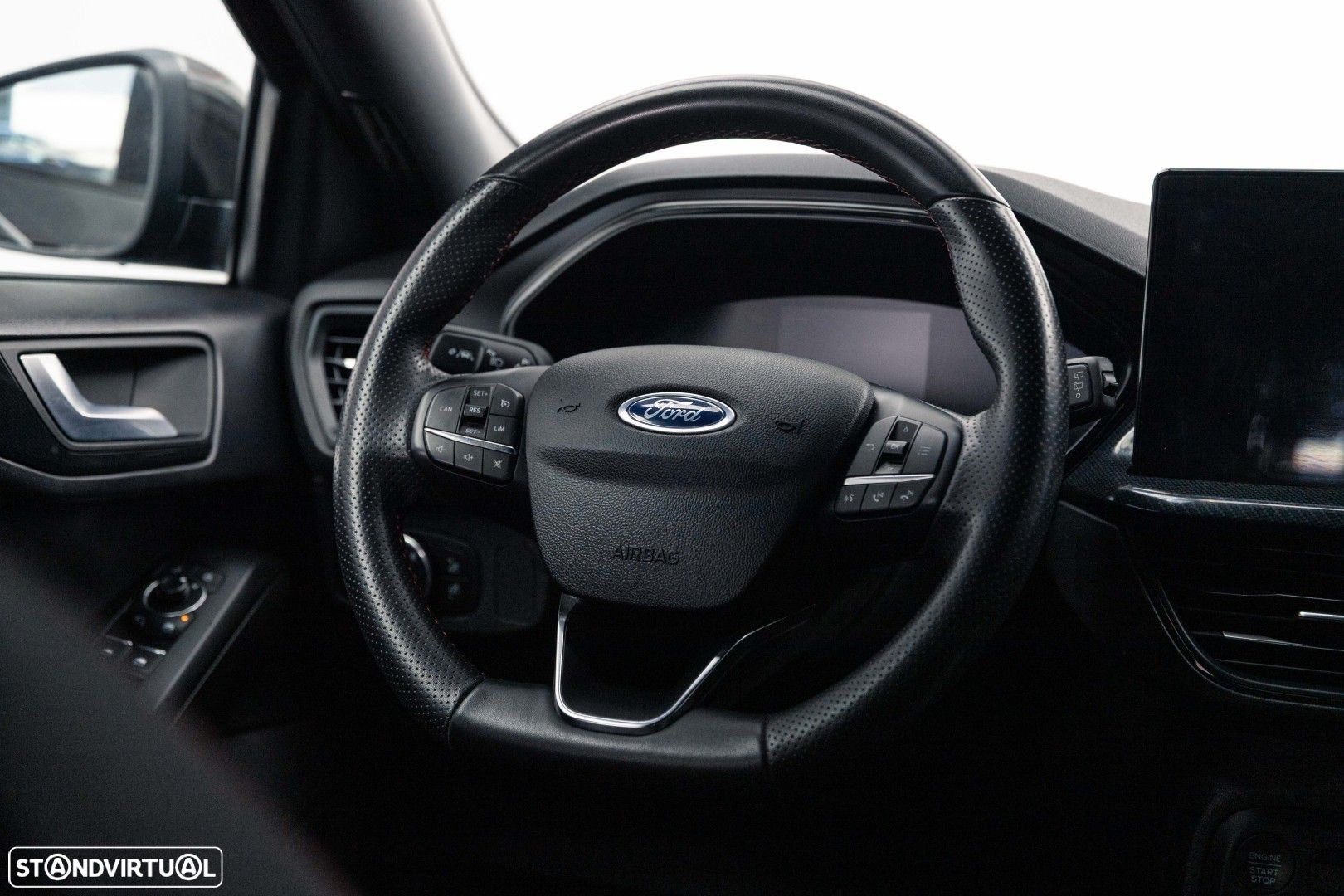 Ford Focus SW 1.0 EcoBoost MHEV ST-Line - 20