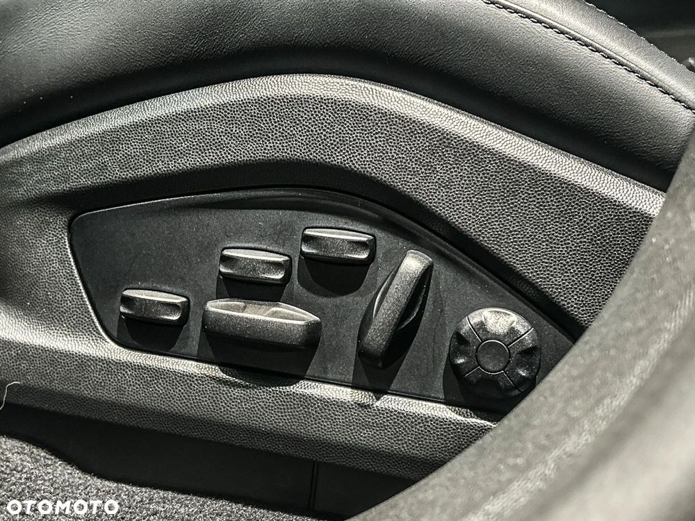 Porsche Macan Turbo 100kWh - 28