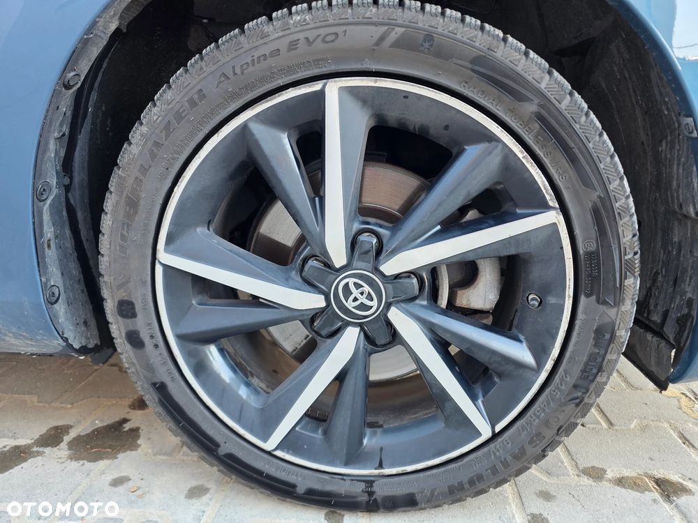 Toyota Auris Hybrid 135 Prestige - 9