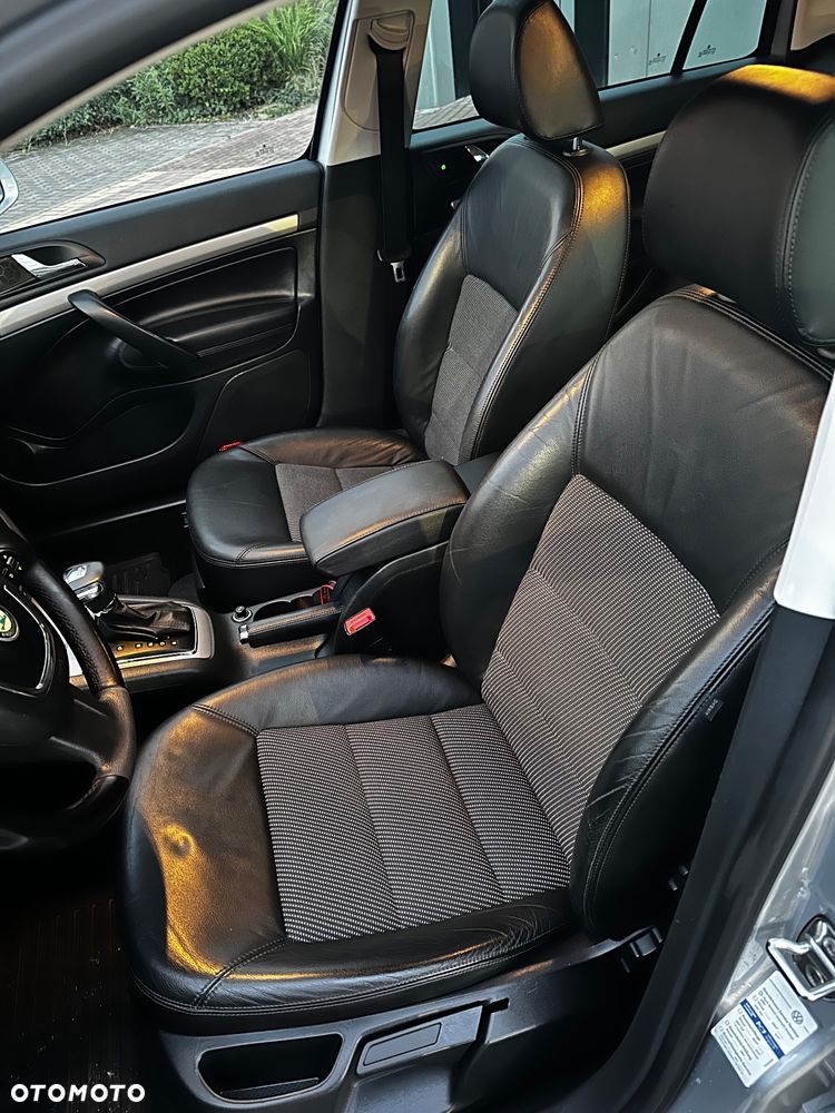 Skoda Octavia Combi 2.0 TDI DPF DSG Elegance - 9