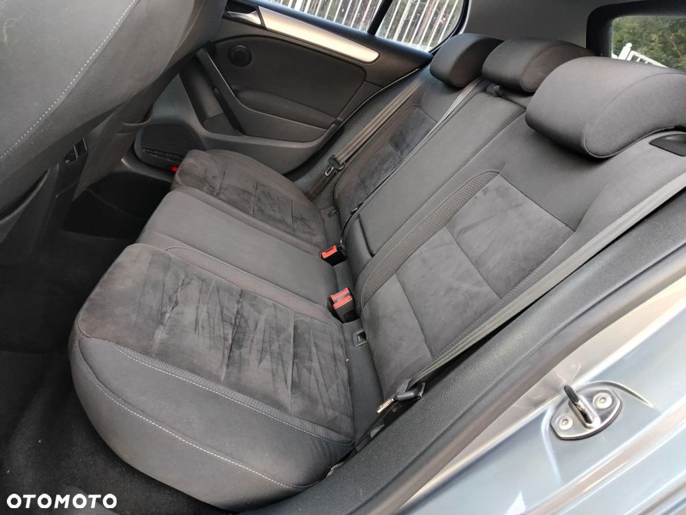 Volkswagen Golf 1.6 TDI Trendline DSG - 12