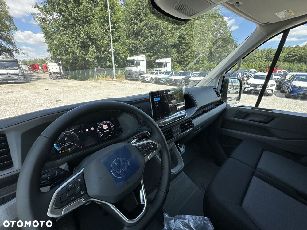 Volkswagen Crafter 35 furgon 177km Automat 3640 - 14