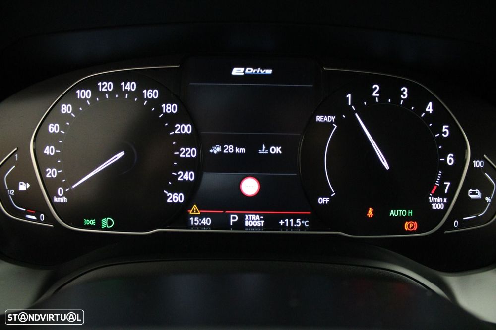 BMW 330 e Touring Auto - 32