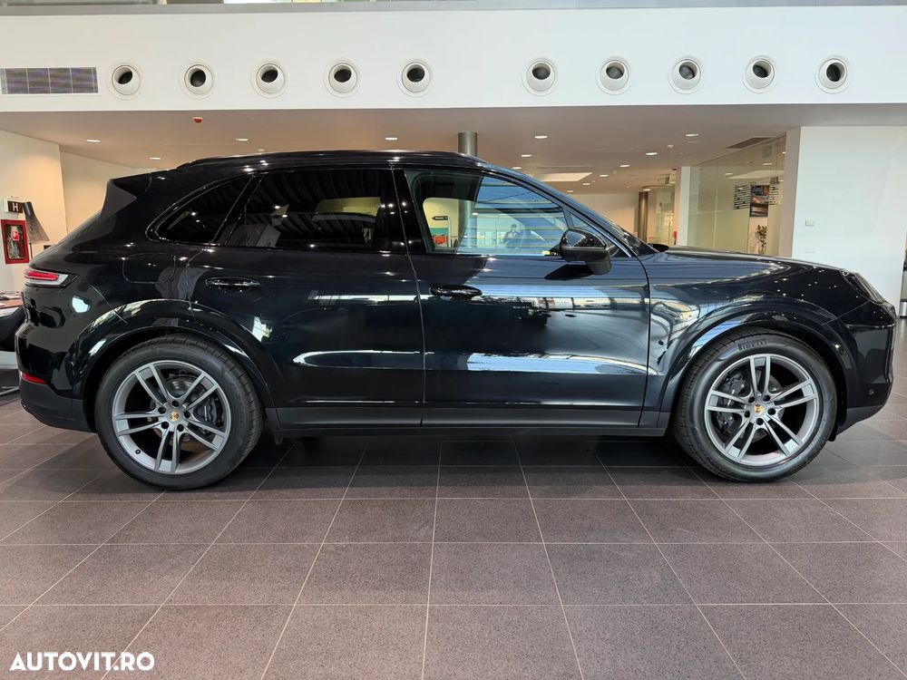 Porsche Cayenne Standard - 8