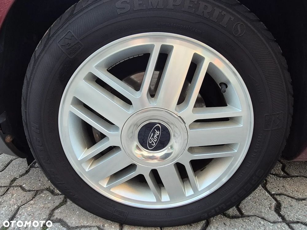 Ford Focus 1.6 16V Ghia - 37