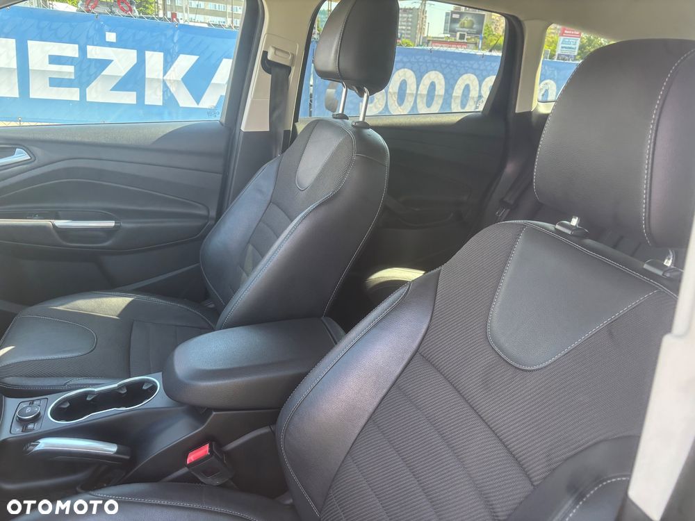 Ford Kuga 1.5 EcoBoost 2x4 Titanium - 20