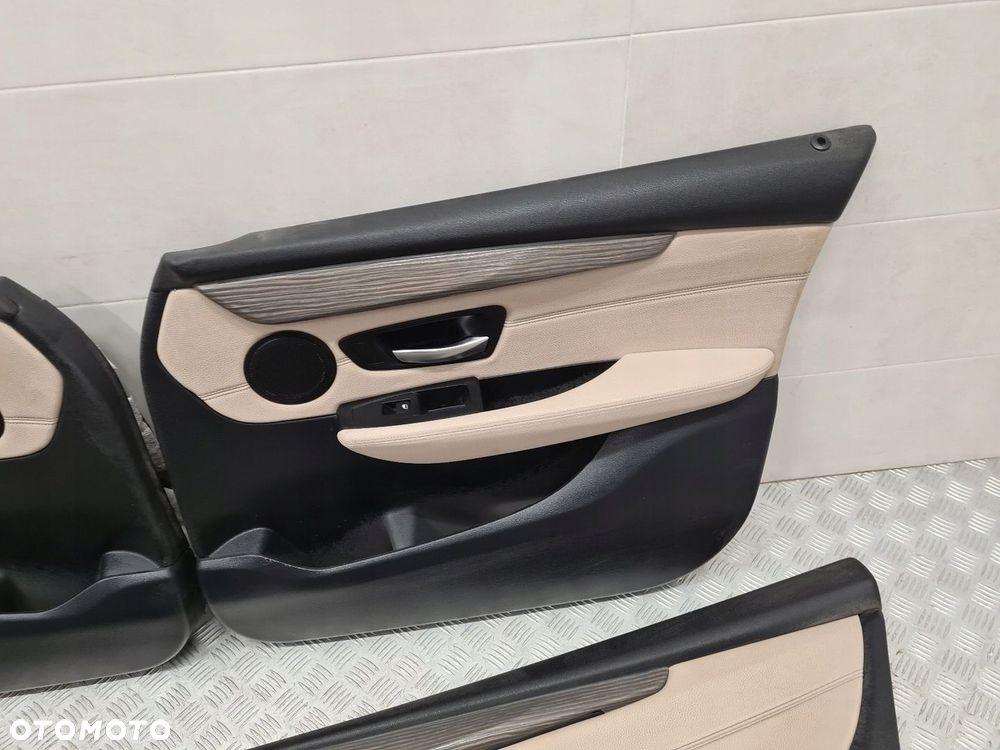 BMW F46 BOCZKI TAPICERKA DRZWI KOMPLET - 4