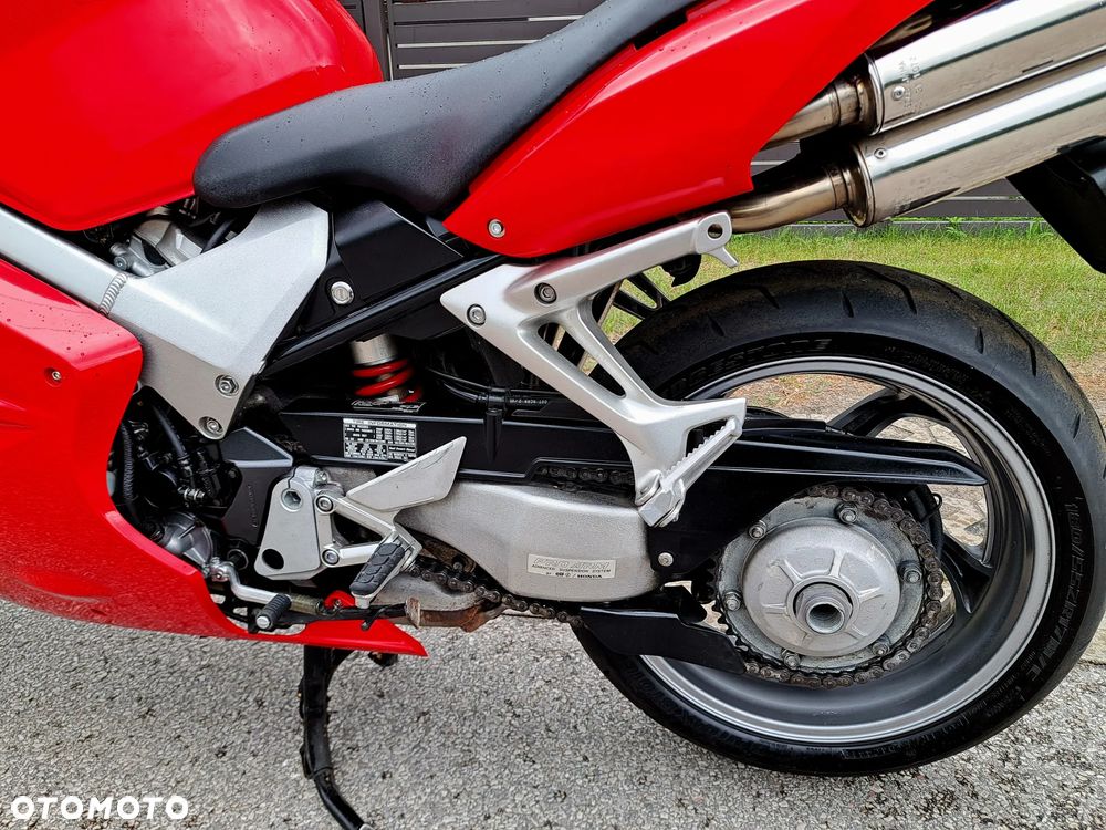 Honda VFR - 13