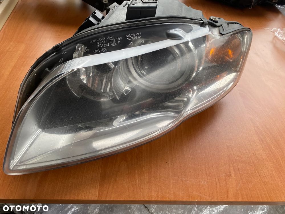 REFLEKTOR LEWY XENON AUDI A4 B7 KOMPLETNY EUROPA - 1