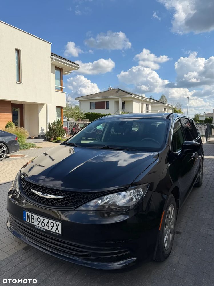 Chrysler Pacifica - 1