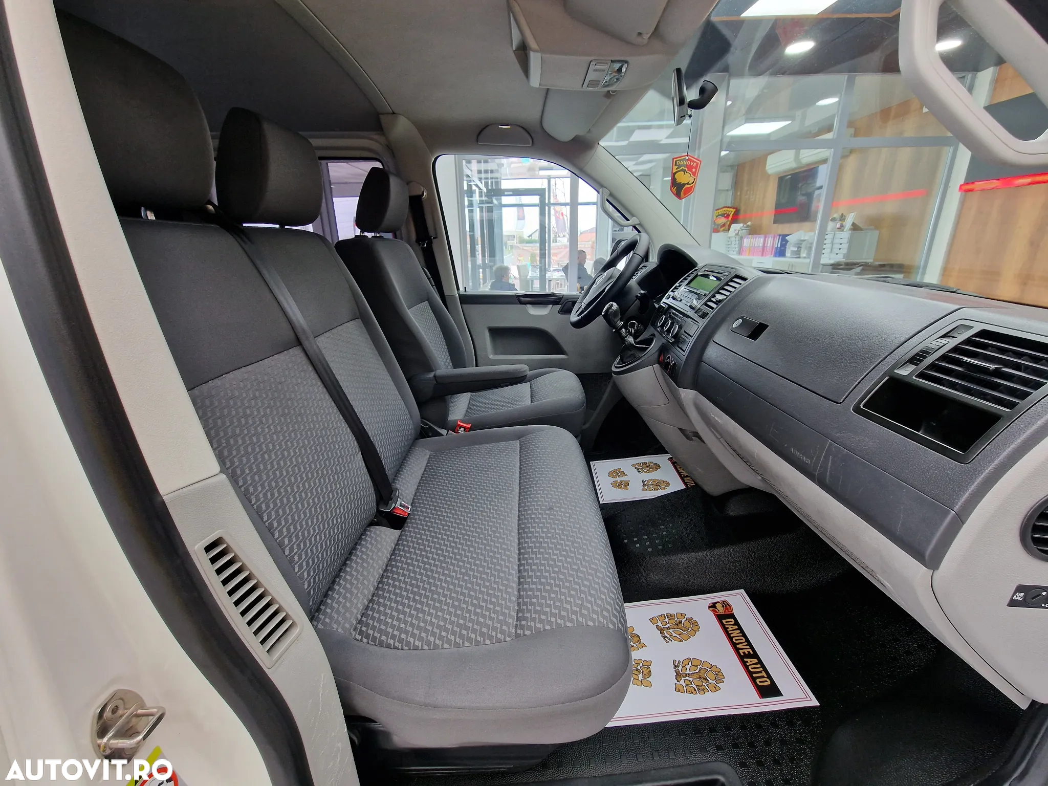 Volkswagen Transporter - 14