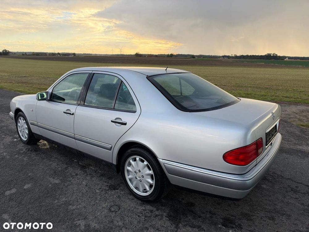 Mercedes-Benz Klasa E - 3