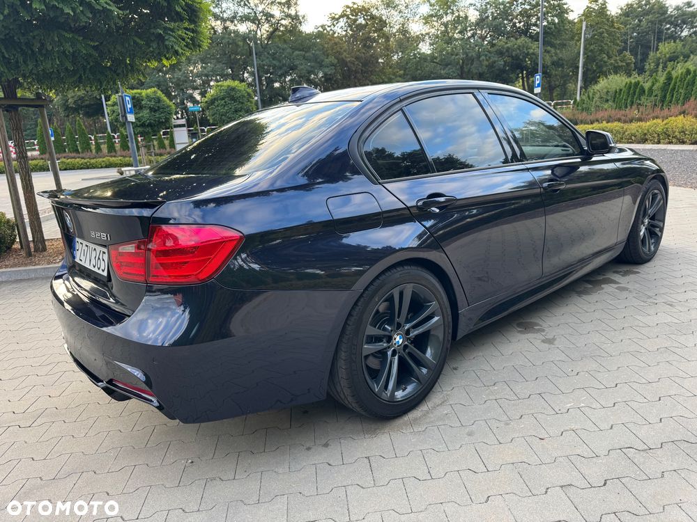 BMW Seria 3 328i Touring Sport Line - 8