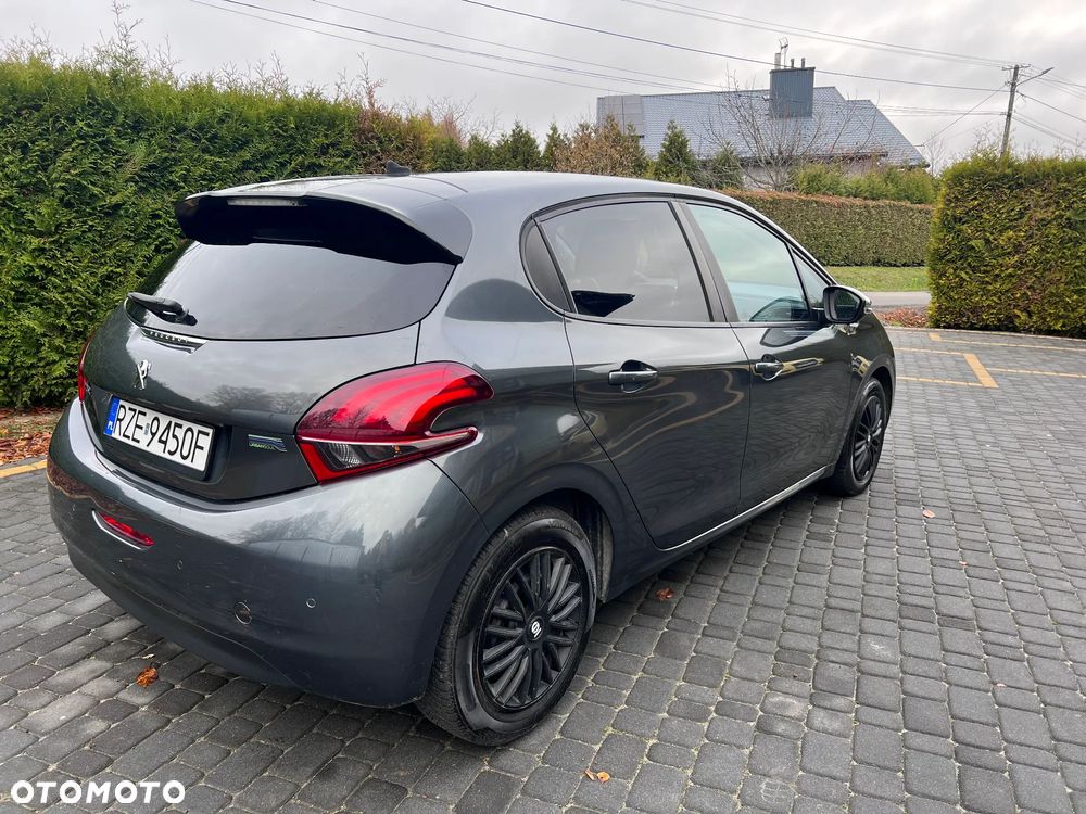 Peugeot 208 1.2 PureTech Style - 1