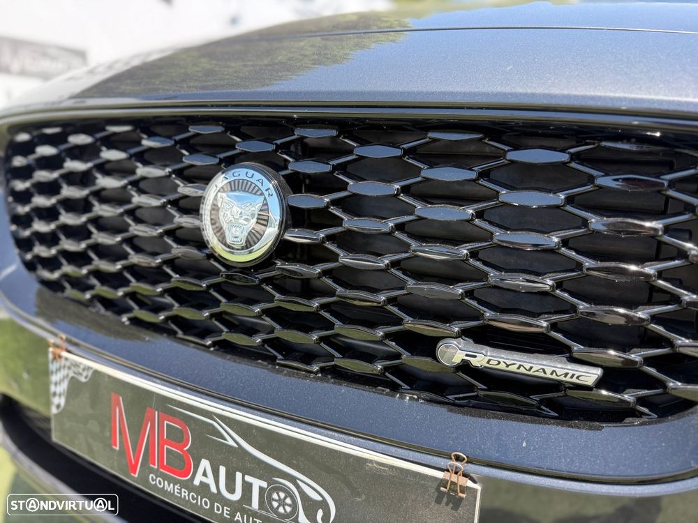 Jaguar E-Pace 1.5 P300e R-Dynamic HSE AWD Aut. - 5