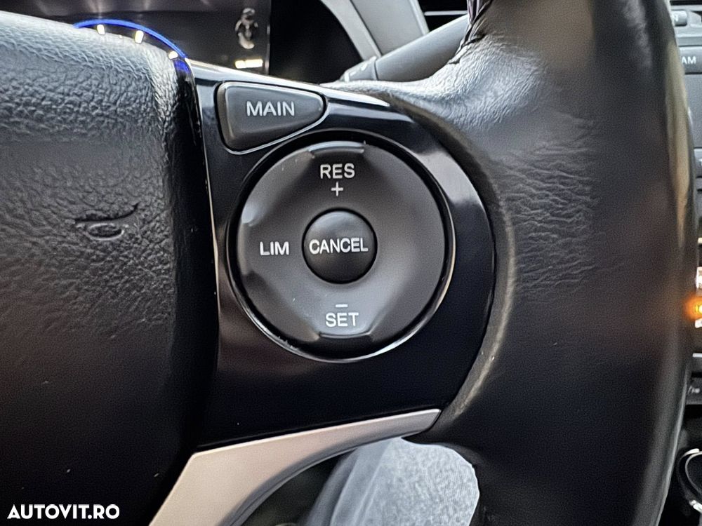 Honda Civic 1.8 MT ES - 15