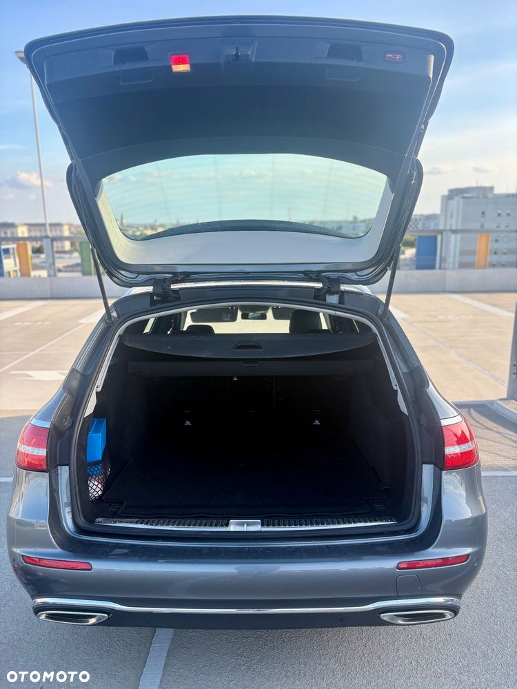 Mercedes-Benz Klasa E 400 4Matic 9G-TRONIC Avantgarde - 13