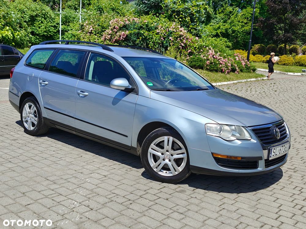 Volkswagen Passat 1.6 Comfortline - 2