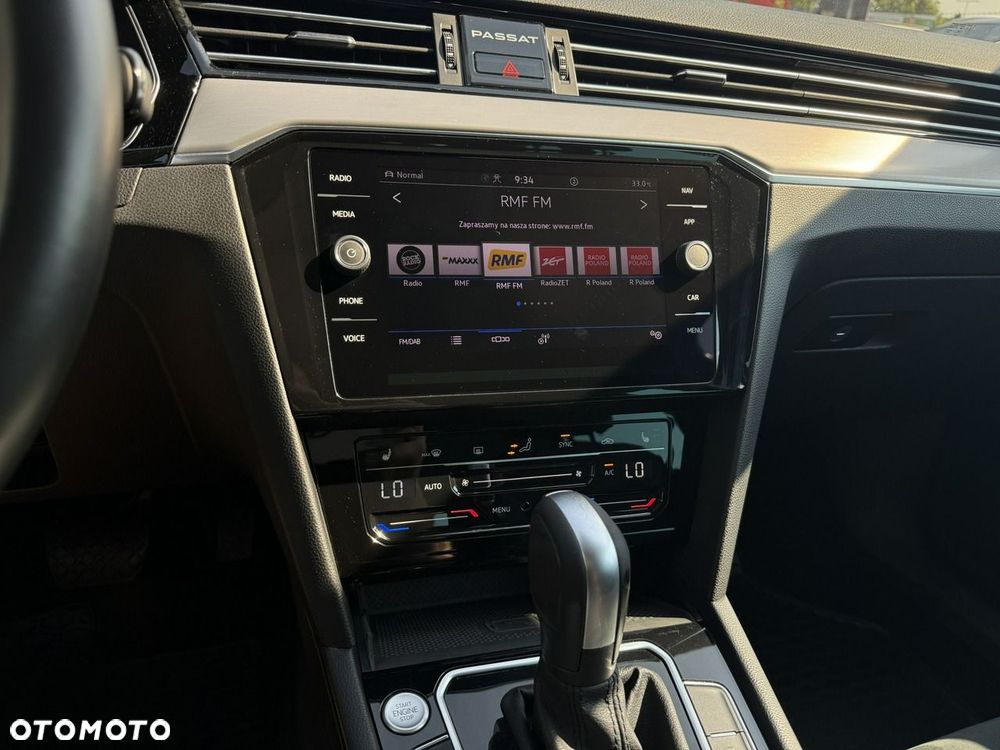 Volkswagen Passat 2.0 TDI Elegance DSG - 21